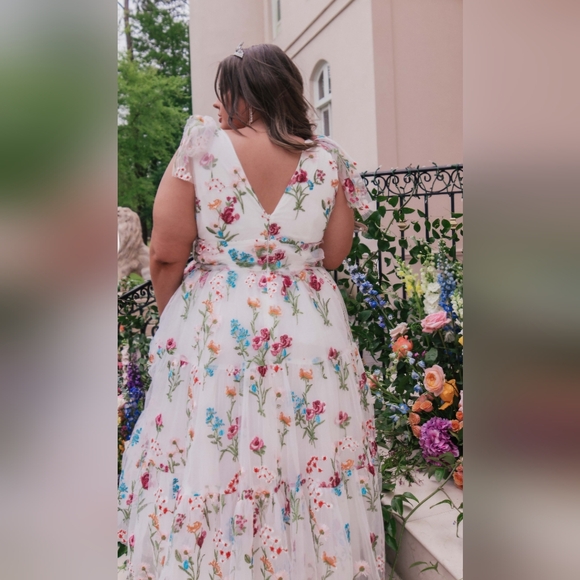 JessaKae Margaret Midi Dress (Floral White Midi Dress) [NEW!!] - Picture 2 of 4